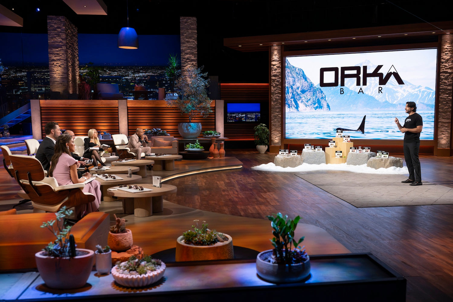 Stephen Longo presenting Orka Bar on Shark Tank